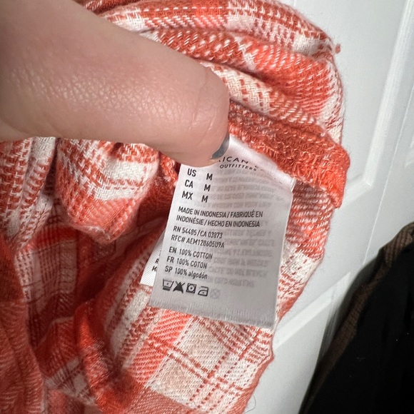 American Eagle coral white plaid flannel crop button down shirt - Picture 3 of 3